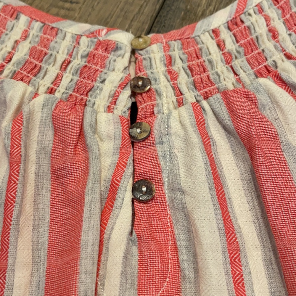 Universal Thread Top - Picture 2 of 4
